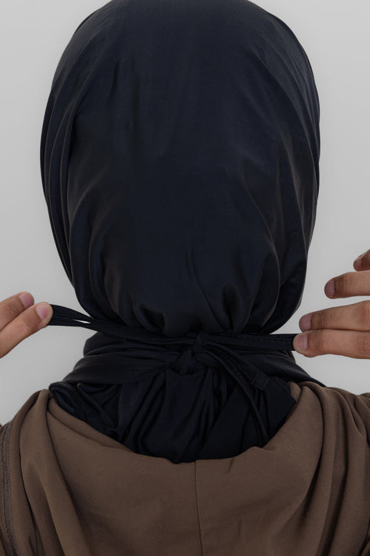 Active Motion Hijab - Black | De pre-order wordt op 23 juli verzonden.