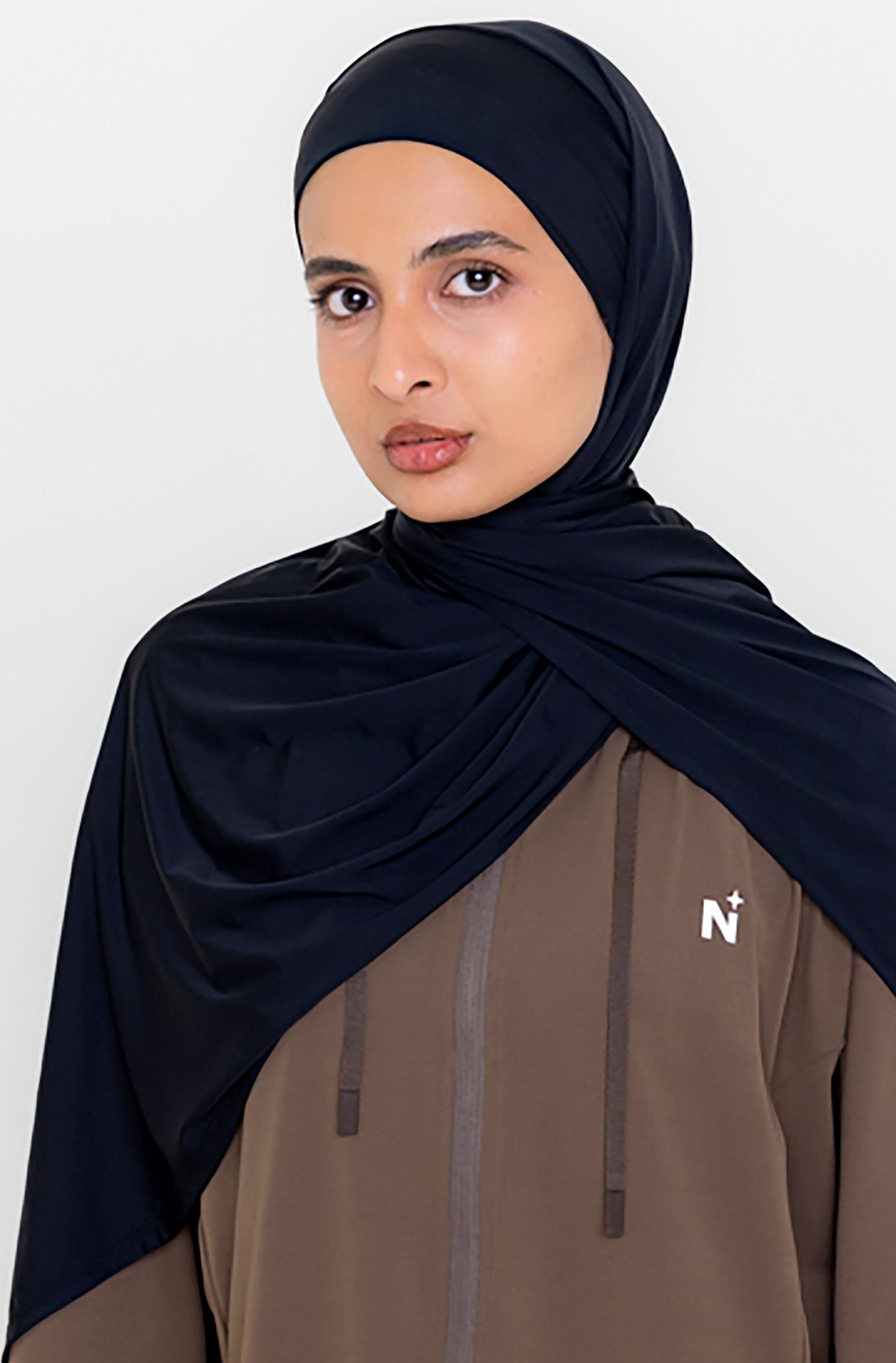 Active Motion Hijab - Black | De pre-order wordt op 23 juli verzonden.