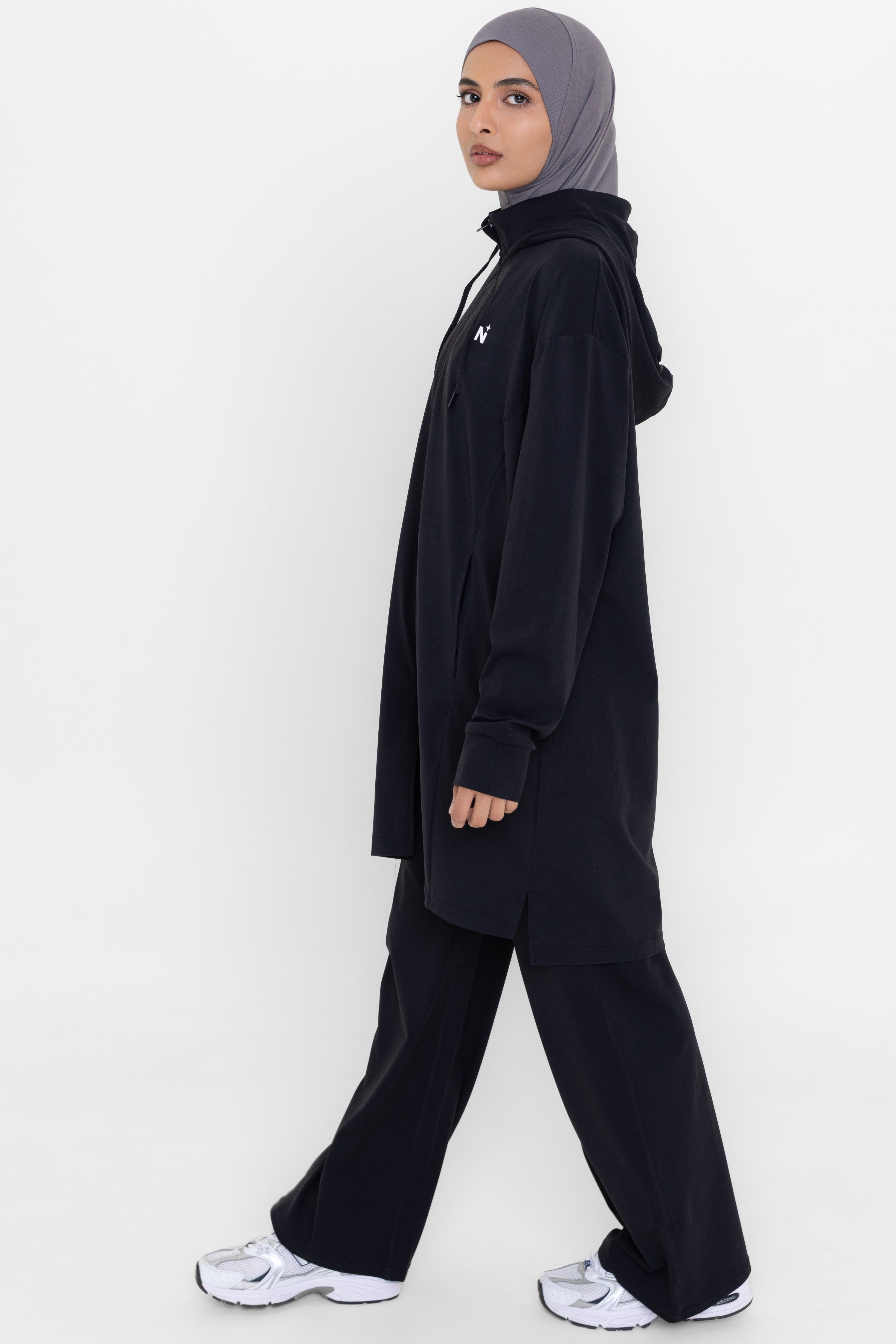 Essential Zip Jacket - Black 