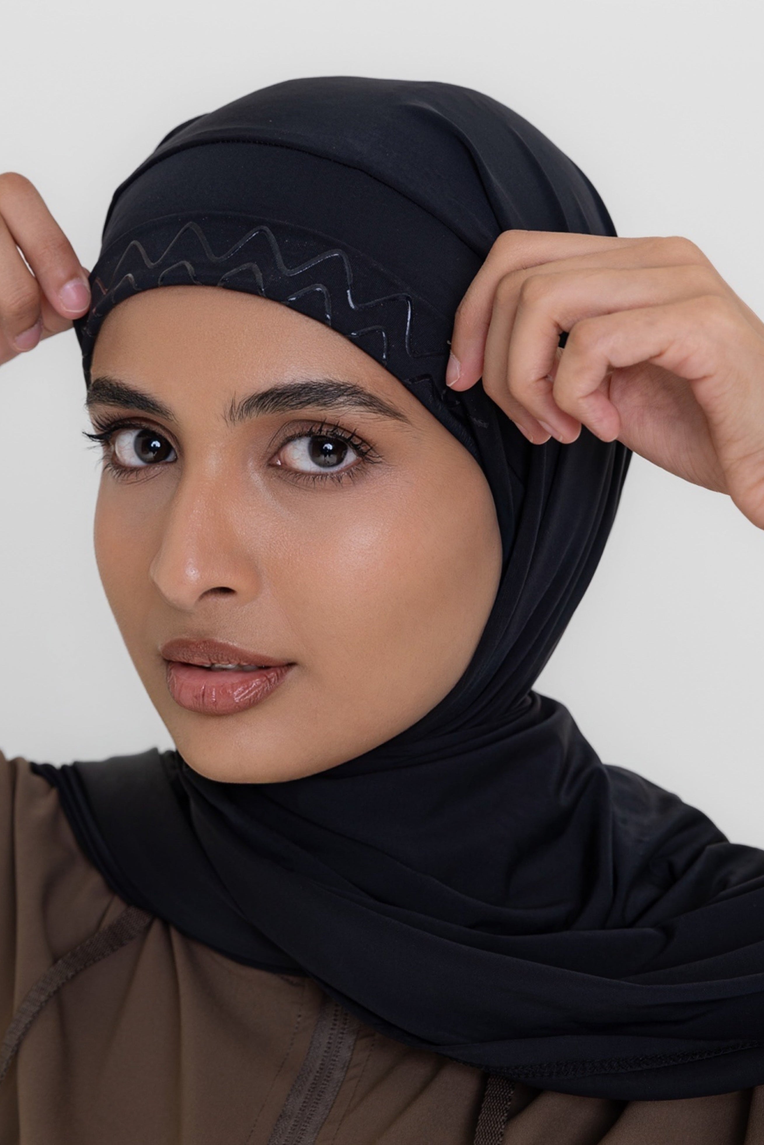Active Motion Hijab - Black