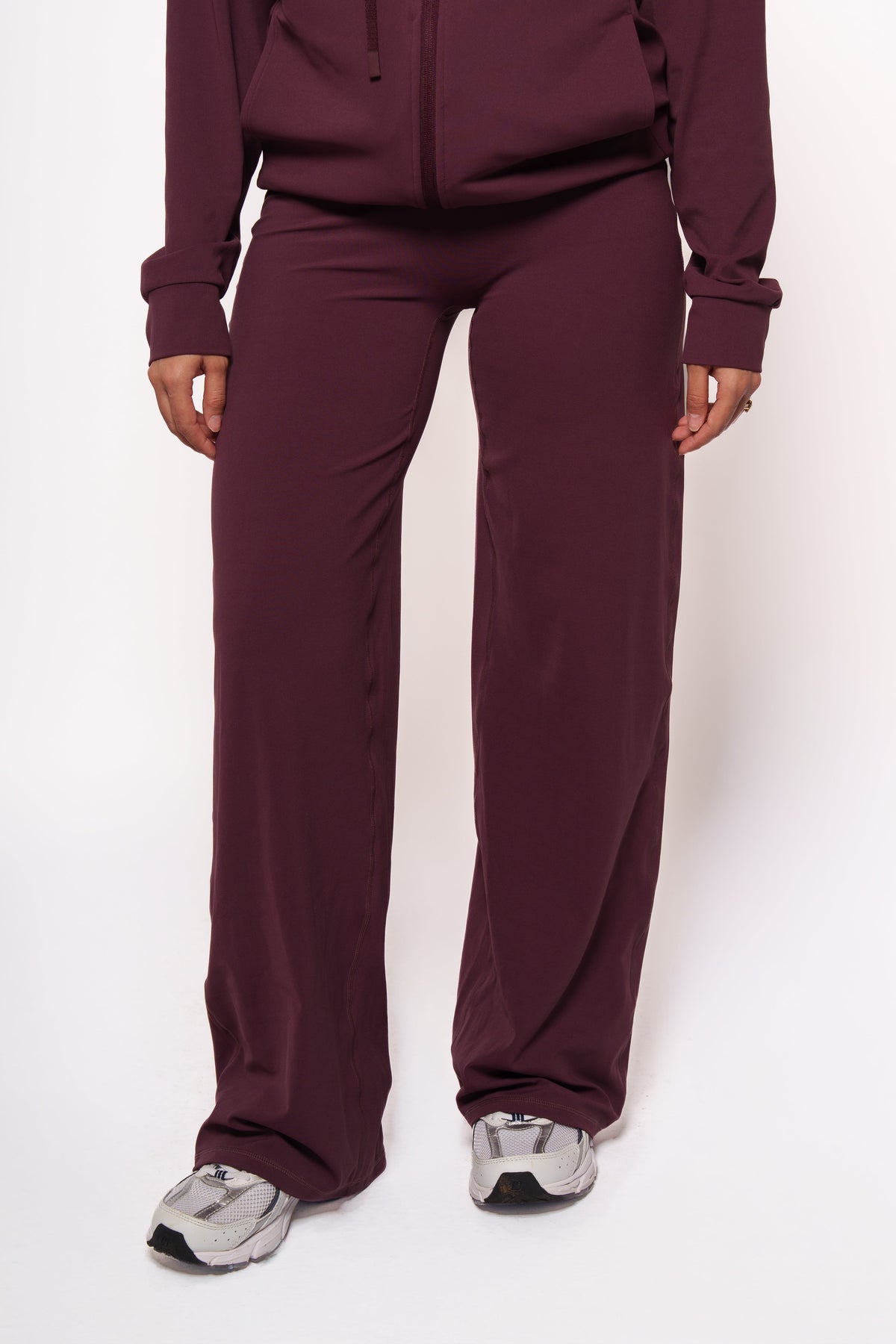 Essential Straight Legging - Berry