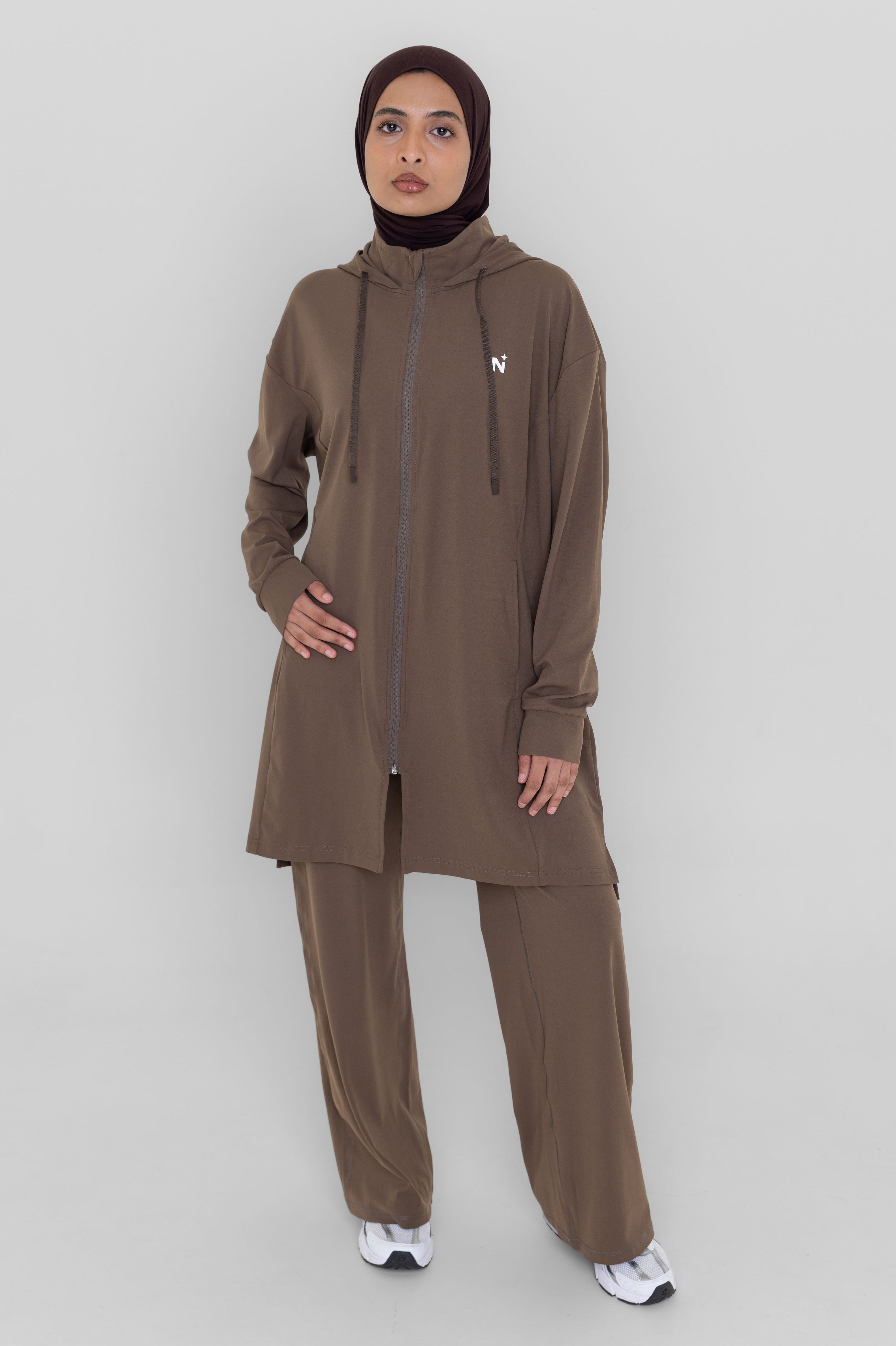 Essential Straight Legging - Espresso | Pre-order ships August 5