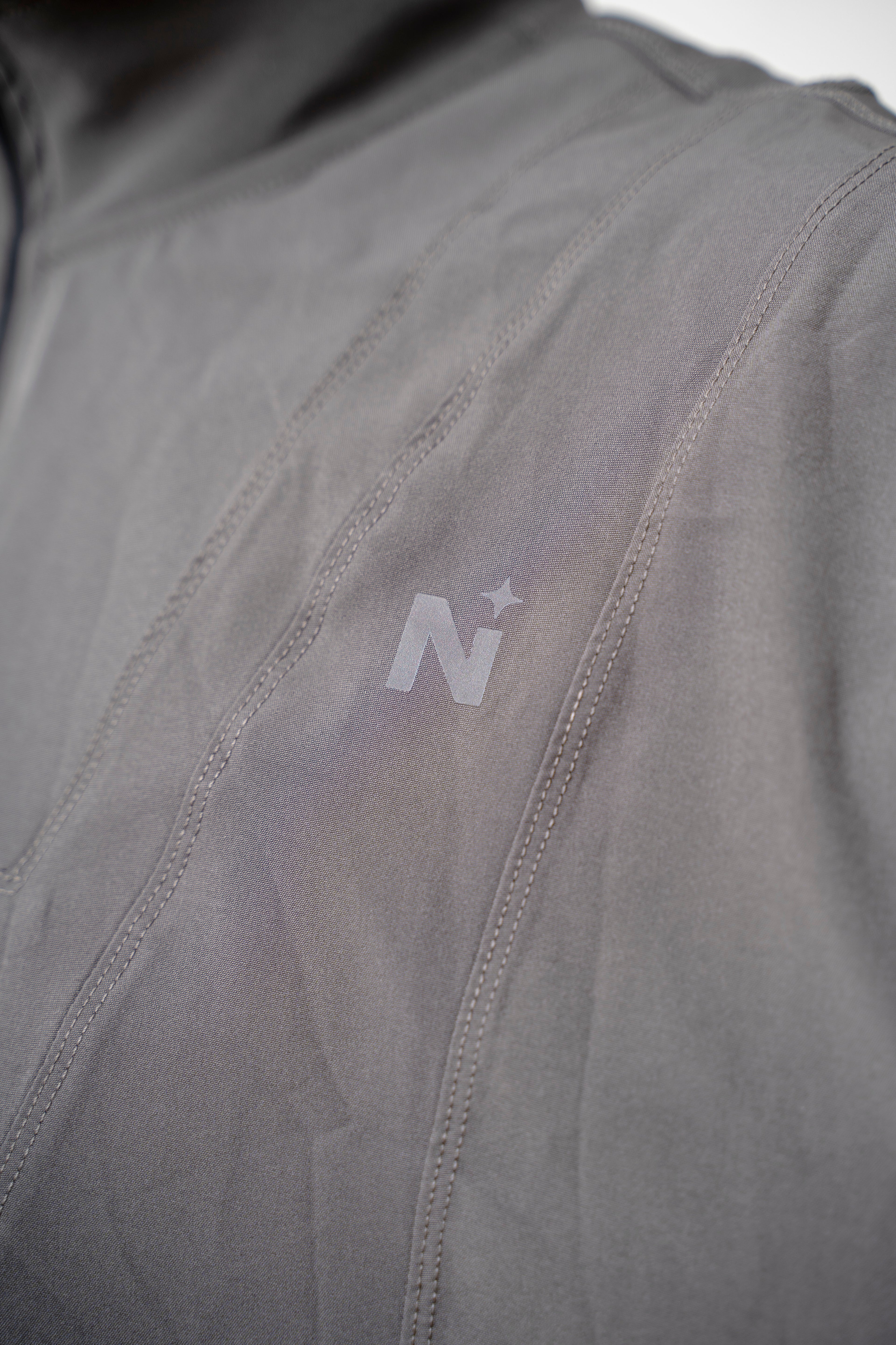 LIGHT WEIGHT ACTIVE TOP DARK GREY