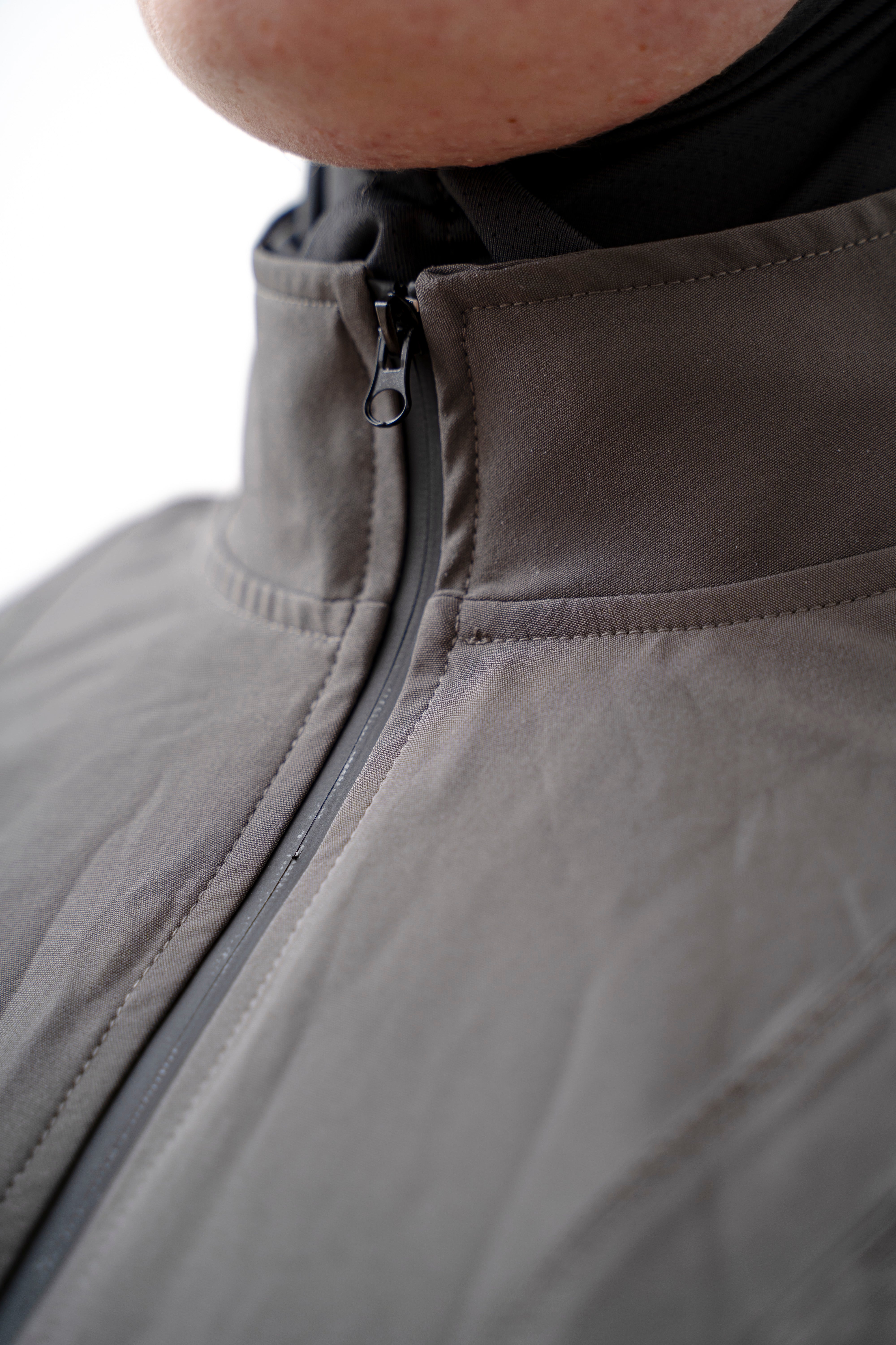 LIGHT WEIGHT ACTIVE TOP DARK GREY