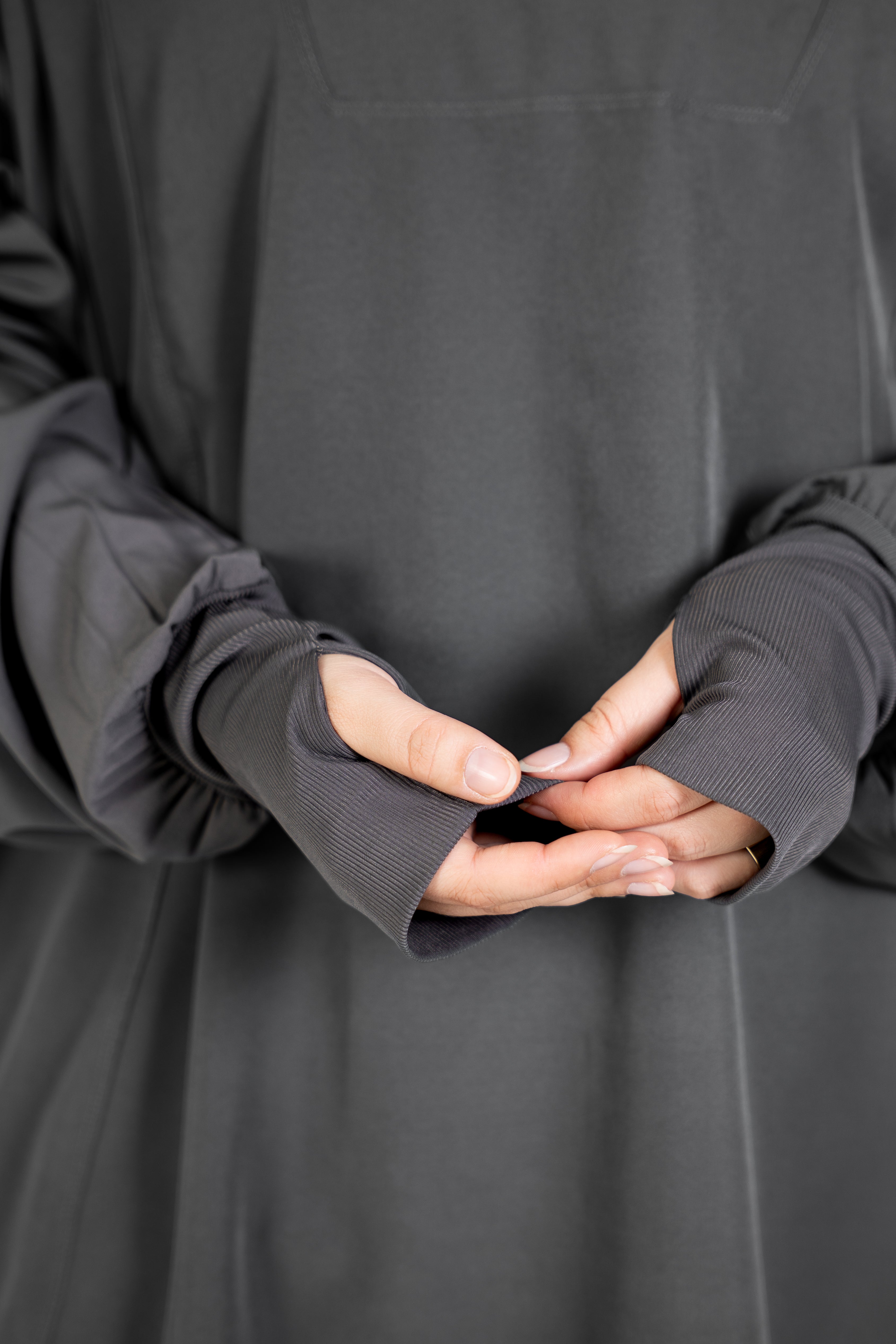 LIGHT WEIGHT ACTIVE TOP -  DARK GREY