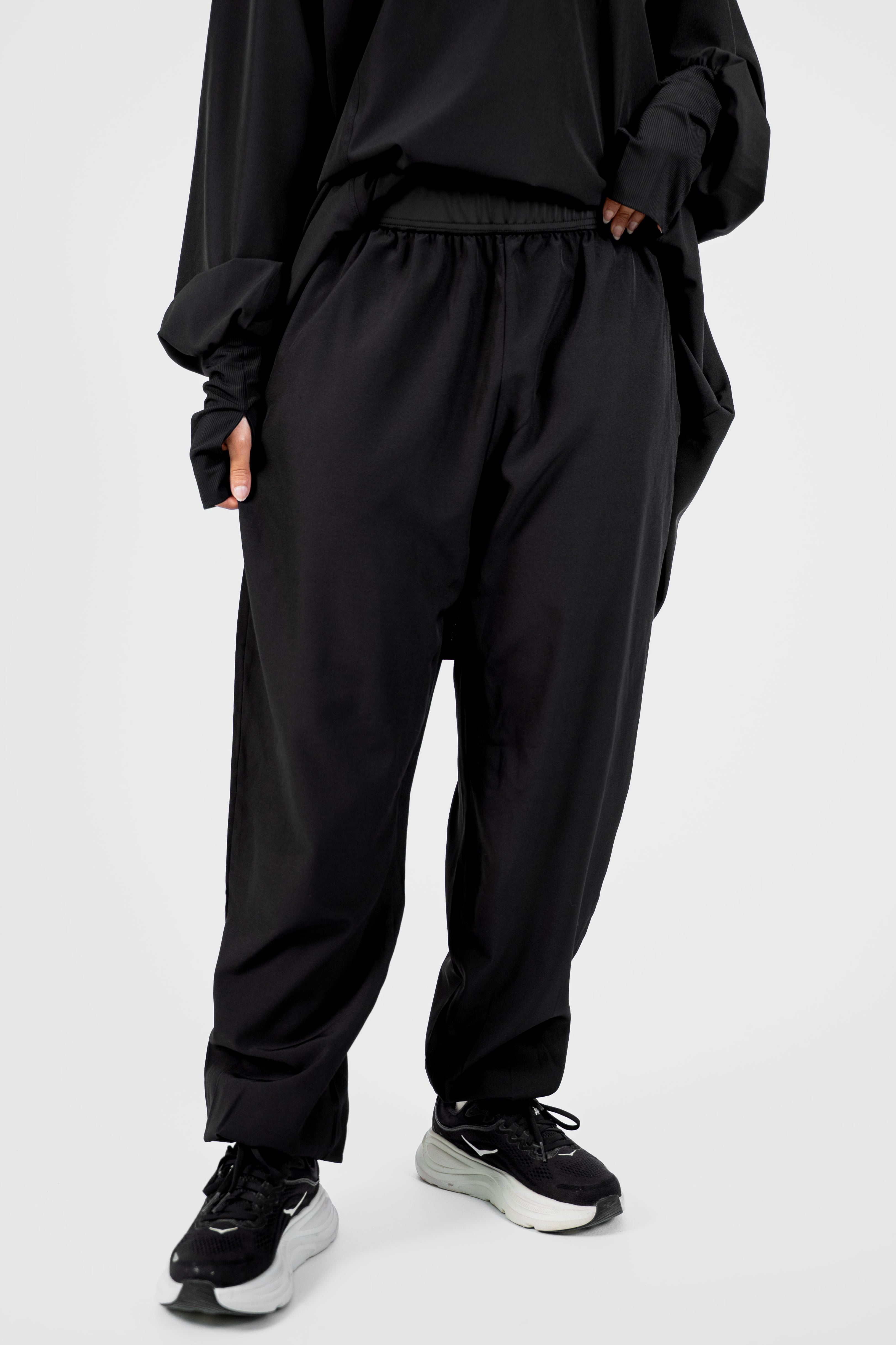 LIGHT WEIGHT JOGGER - BLACK